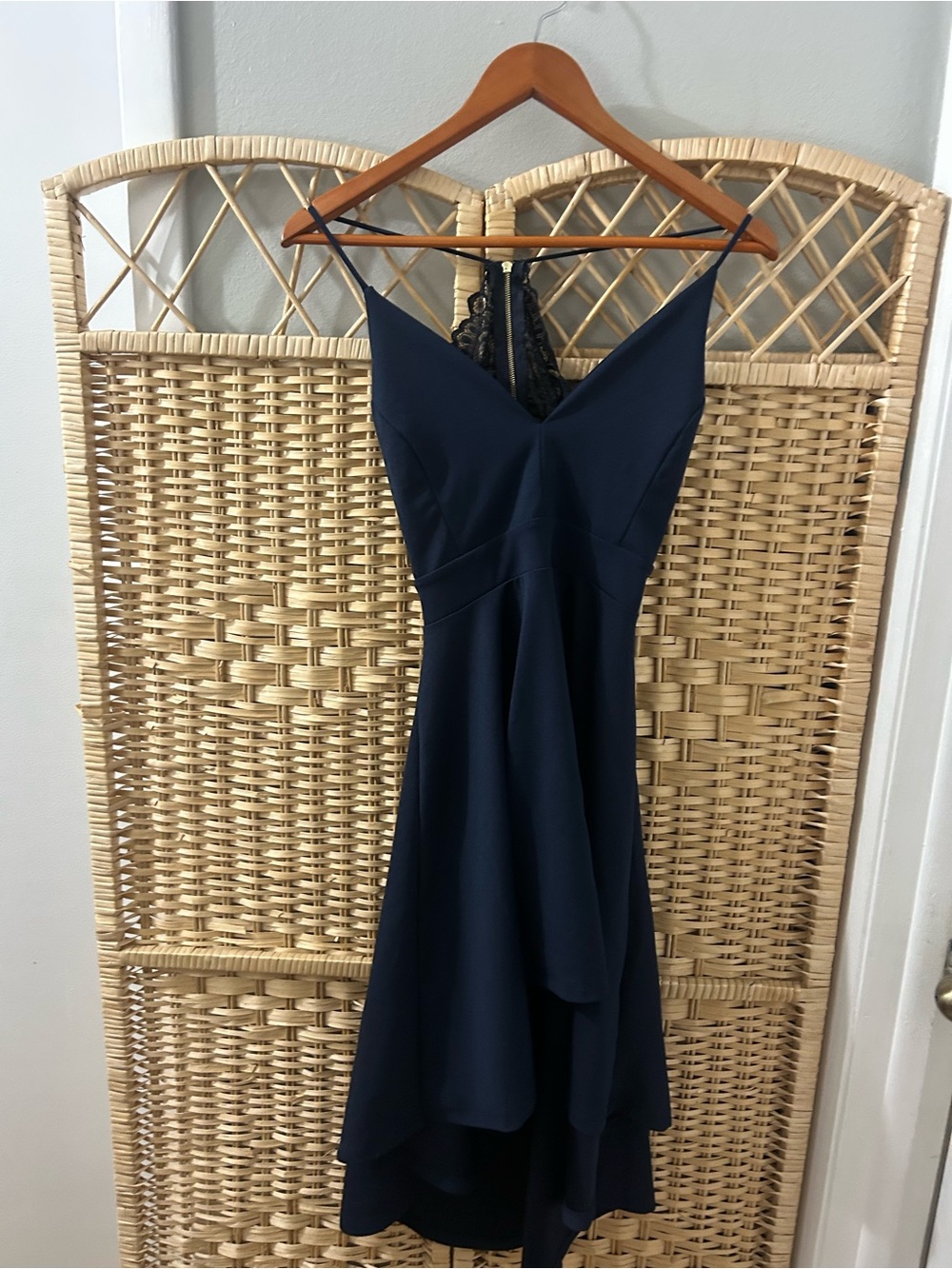 Windsor Ladies Navy Hi-Low V neck Open back Dress size Lg